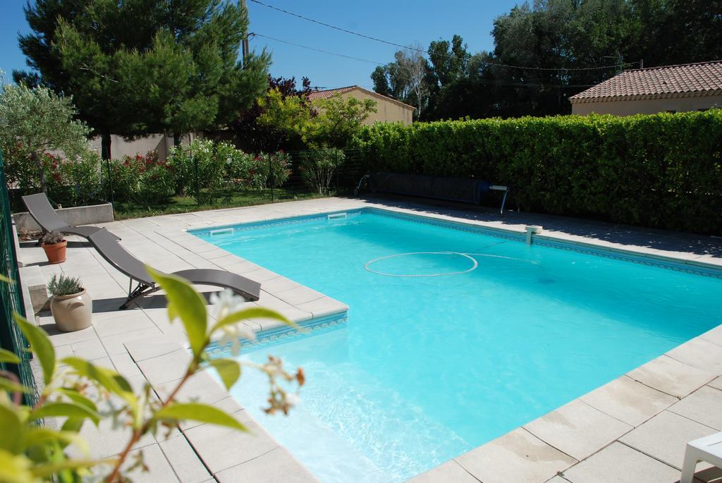 Au Bon Penequet Pujaut Exterior foto