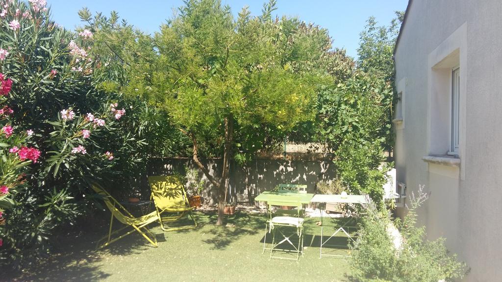 Au Bon Penequet Pujaut Exterior foto