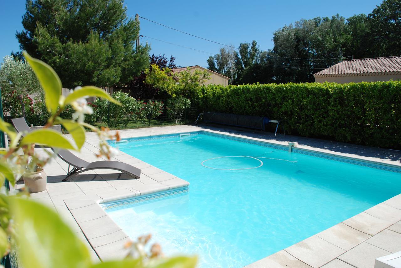 Au Bon Penequet Pujaut Exterior foto